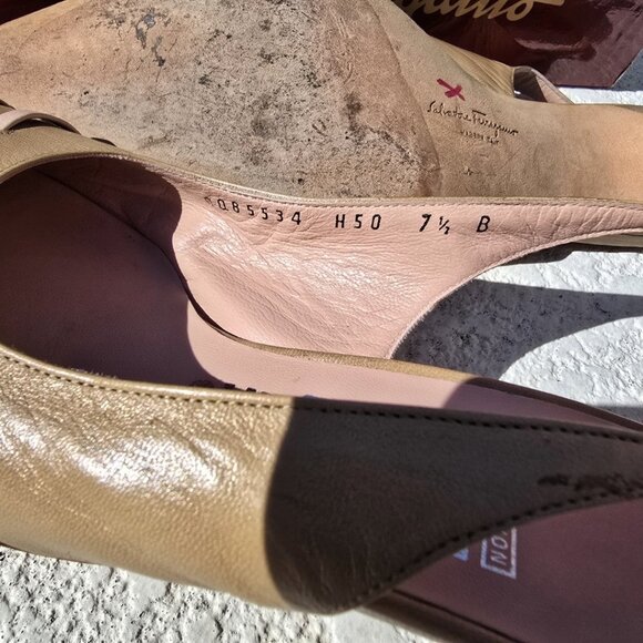 Vintage Salvatore Ferragamo Rosier Beige Leather Slingback Heels — Size 7.5 B - Picture 8 of 9